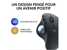 Charger l'image dans la galerie, Une souris Logitech noire avec une boule de commande bleue et des icônes de recyclage.
