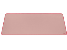 Charger l'image dans la galerie, Un tapis de souris rose avec une bordure rose et le logo logi en bas à droite.

