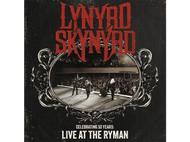 Pochette de l'album Lynyrd Skynyrd, en direct au Ryman. Groupe sur scène, foule en arrière-plan.