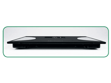 Charger l&#39;image dans la galerie, Balance de salle de bain numérique noire. Fond blanc.
