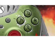 Charger l&#39;image dans la galerie, Manette Xbox, verte et grise avec des symboles et des caractères japonais sur les boutons.
