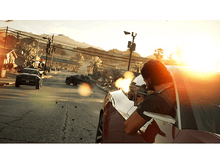 Charger l&#39;image dans la galerie, Homme penché hors d&#39;une voiture rouge, visant avec une arme. Scène de rue ensoleillée, autres voitures et bâtiments.
