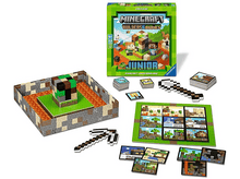 Charger l&#39;image dans la galerie, Jeu de société Minecraft avec pièces et bâtiment sur fond blanc.
