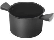 Casserole noire avec deux poignées, sur fond neutre.