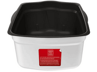 Conteneur en plastique blanc et noir avec un autocollant rouge. Le conteneur est vide et de forme rectangulaire.