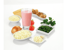 Charger l&#39;image dans la galerie, Divers ingrédients : parmesan, oignon, fraises, persil, ail et noix.
