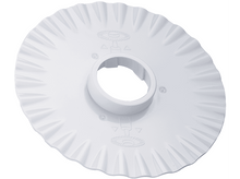 Charger l&#39;image dans la galerie, Une tête d&#39;arrosage blanche.
