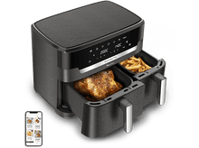 Charger l&#39;image dans la galerie, Friteuse à air Dual Easy Fry avec deux compartiments. Un poulet cuit, l&#39;autre frites.
