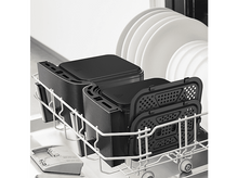 Charger l&#39;image dans la galerie, Lave-vaisselle avec des composants de friteuse à air à l&#39;intérieur, prêt à être nettoyé.
