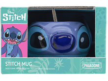 Charger l&#39;image dans la galerie, Boîte avec un mug Stitch bleu à l&#39;intérieur, avec une illustration de Stitch sur le côté, sur une surface blanche.
