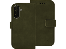 Charger l&#39;image dans la galerie, Étui de téléphone en cuir vert, ouvert pour révéler le téléphone et une fente pour carte, avec logo triangle.
