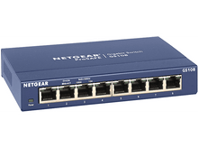 Charger l&#39;image dans la galerie, Un commutateur Gigabit Netgear GS108 bleu avec 8 ports. Le commutateur a des voyants d&#39;alimentation et d&#39;activité.
