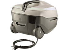 Charger l&#39;image dans la galerie, Un aspirateur argenté et gris avec une poignée et des roues.
