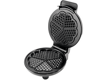 Charger l&#39;image dans la galerie, Gaufrier noir, ouvert, révélant des moules en forme de cœur. Fond blanc.
