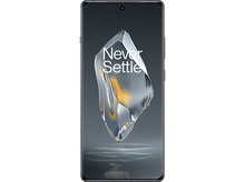 Charger l&#39;image dans la galerie, Smartphone avec un cristal sur l&#39;écran. Le téléphone est bleu foncé, avec le texte &#39;Never Settle&#39;.
