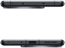 Charger l&#39;image dans la galerie, Deux vues d&#39;un téléphone noir. Les bords supérieur et inférieur sont montrés.
