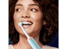 Charger l&#39;image dans la galerie, ORAL B Brosse à dents Pro 3 (3700) Brosse à dents adulte Bleu
