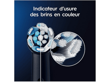 Charger l&#39;image dans la galerie, Gros plan d&#39;une tête de brosse à dents, montrant des soies bleues et blanches.
