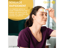 Charger l&#39;image dans la galerie, Femme avec un appareil sur le front, souriante. Texte: Paingone Qalm.
