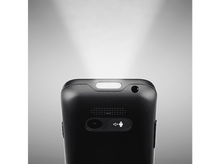 Charger l&#39;image dans la galerie, Bas de smartphone noir avec lumière, caméra et deux symboles de bouton.
