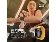 Charger l&#39;image dans la galerie, Femme portant une smartwatch avec protection, bracelet jaune et texte &#39;Ajouter protection&#39;.
