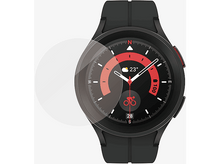 Charger l&#39;image dans la galerie, Montre connectée noire avec protecteur d&#39;écran. L&#39;écran affiche l&#39;heure et une icône de cyclisme.
