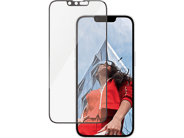 Téléphone avec protecteur d'écran appliqué. Le protecteur est sur le téléphone, une femme en rouge est en arrière-plan.