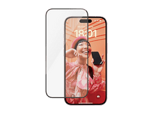 Charger l&#39;image dans la galerie, iPhone avec protection d&#39;écran. Femme sourit sur l&#39;écran, tenant le téléphone.
