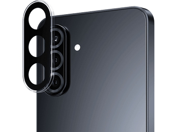 Téléphone noir avec protecteur d'objectif de caméra installé, montrant trois lentilles.