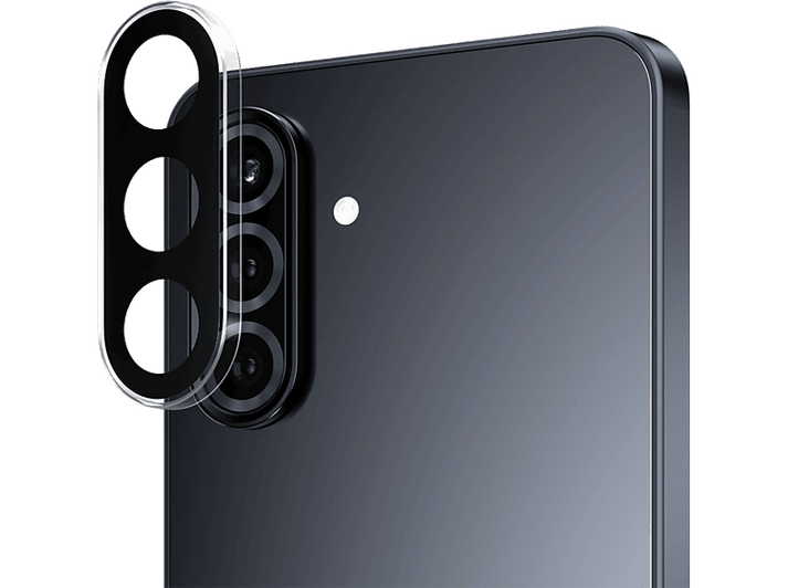 Smartphone noir avec protecteur d'objectif. Trois objectifs. Fond noir. Protecteur transparent.