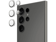 Un smartphone avec des protecteurs d'objectif. Il a un corps gris avec plusieurs objectifs d'appareil photo.