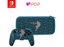 Charger l&#39;image dans la galerie, Une manette et un étui de transport PDP Nintendo Switch bleus et noirs, tous deux avec des motifs.
