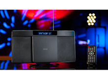 Charger l&#39;image dans la galerie, Radio noire avec écran, télécommande et éclairage de fond bleu et rouge, design moderne.
