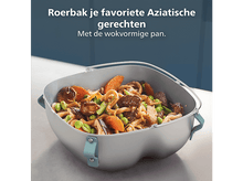 Charger l&#39;image dans la galerie, Un wok rempli de nourriture asiatique, comprenant des nouilles, des légumes et de la viande. Le wok a des poignées bleu clair. Le texte ci-dessus se lit : Faites sauter vos plats asiatiques préférés.
