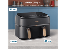 Charger l&#39;image dans la galerie, Friteuse à air Philips noire avec poignées dorées sur une table. Dimensions indiquées : 32 cm, 38 cm et 45 cm. Texte : &#39;Format compact&#39;.
