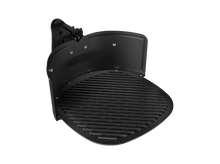 Charger l'image dans la galerie, Un support d'enceinte noir et incurvé. Il possède une base rainurée et un dos incurvé, avec un support de montage sur le dessus et des vis.
