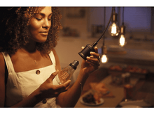 Charger l&#39;image dans la galerie, PHILIPS HUE Ampoule smart Blanc chaud E27 7 W (8719514342941)
