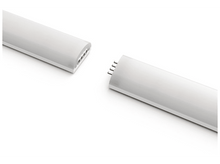 Charger l&#39;image dans la galerie, PHILIPS HUE  Bande Smart Gradient Kit de base RGB 2 m (33996500) Bande lumineuse LED Multicolore Ajoutez un pont Hue Bridge pour débloquer plus de fonctionnalités
