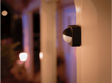 Charger l&#39;image dans la galerie, PHILIPS HUE Détecteur de mouvement extérieur Smart Noir (34226200)
