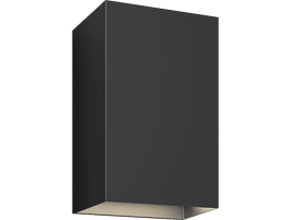 Luminaire rectangulaire noir avec un intérieur encastré aux tons chauds. Design moderne et minimaliste.