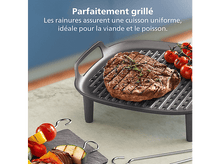 Charger l&#39;image dans la galerie, Steak grillé sur un gril avec des tomates. Brochettes de légumes au premier plan. Le texte dit &#39;parfaitement grillé&#39;.
