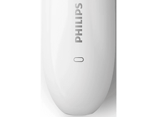 Charger l&#39;image dans la galerie, Rasoir électrique Philips blanc, gros plan. Le mot Philips est imprimé sur le côté.
