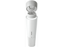 Charger l'image dans la galerie, Un épilateur Philips blanc avec la tête ouverte. Il est grand et cylindrique.
