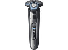 Charger l&#39;image dans la galerie, Gros plan sur un rasoir électrique Philips avec trois têtes rotatives, accents bleus et affichage numérique.
