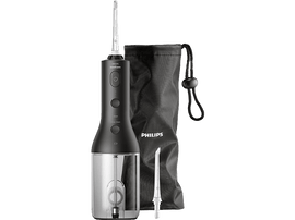 Un hydropulseur Philips Sonicare noir et argent et un étui de voyage noir.