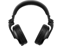 Charger l&#39;image dans la galerie, Casque noir, vue de dessus, avec écouteurs et arceau. Isolé sur fond blanc.
