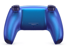 Charger l&#39;image dans la galerie, Manette bleue PlayStation 5, vue arrière, avec boutons bleu foncé.
