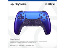 Charger l&#39;image dans la galerie, Une manette DualSense PlayStation bleue et violette sur fond blanc.
