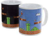Deux mugs changeant de couleur. Un noir, l'autre bleu avec des graphismes de jeu Mario lorsqu'il est chauffé.
