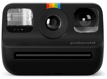 Charger l&#39;image dans la galerie, Appareil photo Polaroid noir avec flash, objectif et bande arc-en-ciel. Le mot &#39;Polaroid&#39; est écrit.
